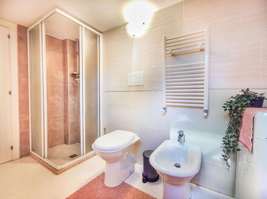 Casa Chiara In Centro Con Corte Privata سان بنيديتّو ديل ترونتو المظهر الخارجي الصورة