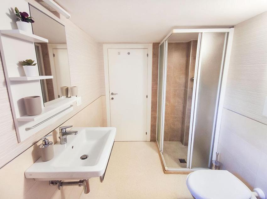 Casa Chiara In Centro Con Corte Privata سان بنيديتّو ديل ترونتو المظهر الخارجي الصورة