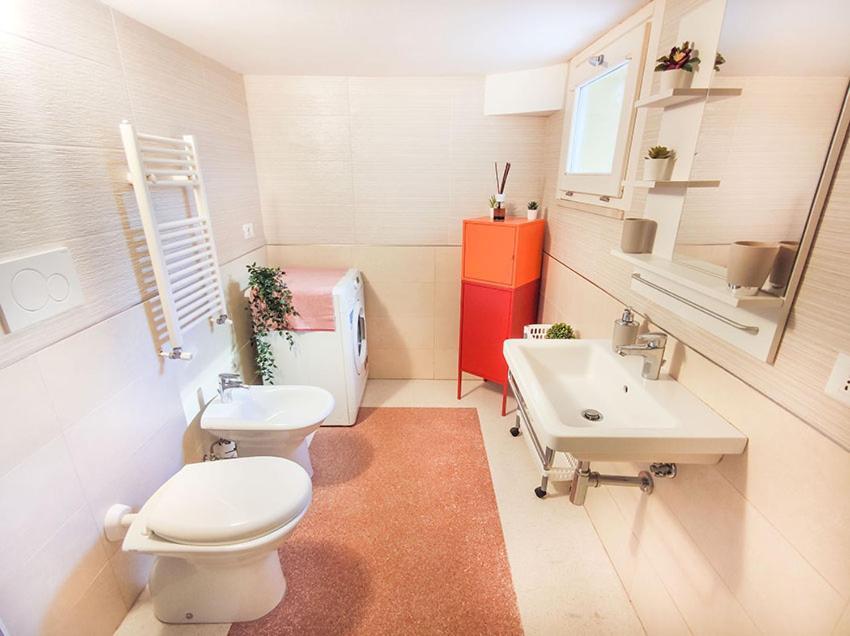 Casa Chiara In Centro Con Corte Privata سان بنيديتّو ديل ترونتو المظهر الخارجي الصورة